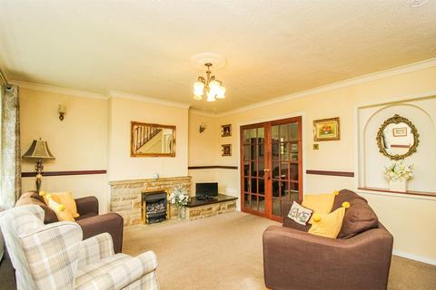 3 bedroom semi-detached house for sale, Highfield Crescent, Wakefield WF4