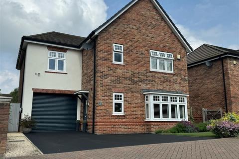4 bedroom house for sale, The Old Gardens, Wakefield WF1