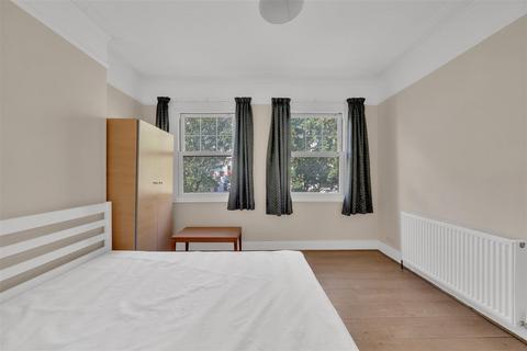 2 bedroom flat to rent, Holloway Road, London