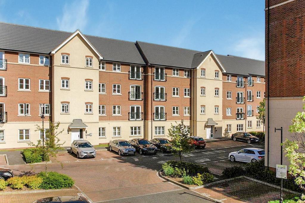 Viridian Square, Aylesbury 2 bed flat to rent £1,200 pcm (£277 pw)