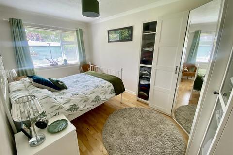 34 Sutton Park, Blunsdon, Swindon, SN26 7BB