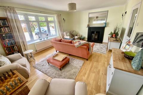 34 Sutton Park, Blunsdon, Swindon, SN26 7BB