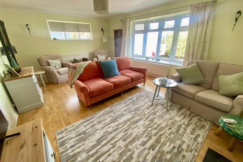 34 Sutton Park, Blunsdon, Swindon, SN26 7BB