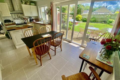 34 Sutton Park, Blunsdon, Swindon, SN26 7BB