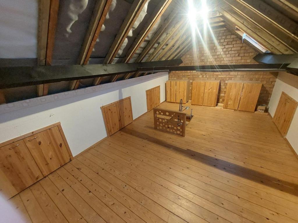 Loft 1.jpg
