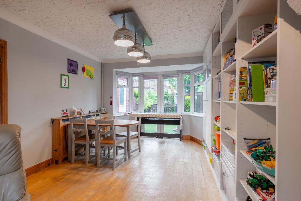 Dining room-1.jpg