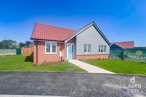 3 bedroom detached bungalow for sale, Thorpe Road, Little Clacton CO16