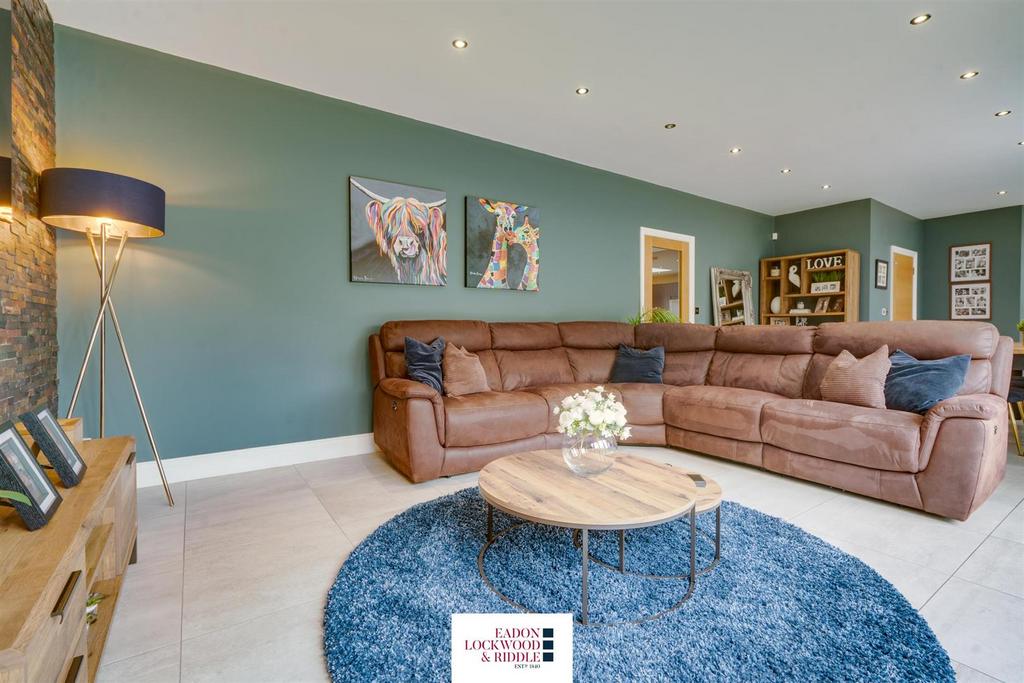 Sitting Room Area