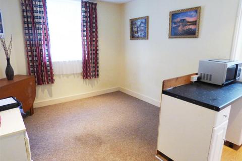 Studio to rent, South Terrace, Littlehampton BN17