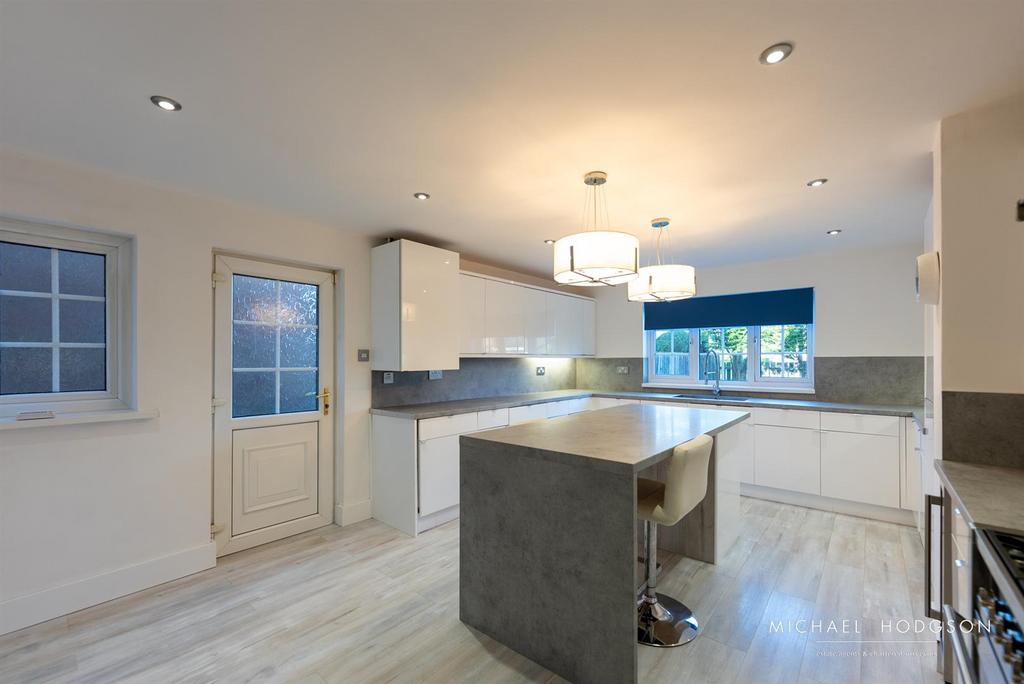 Kitchen / Breakfast Room