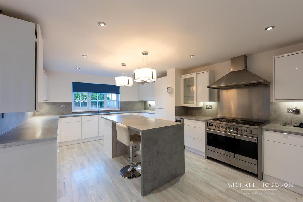 Kitchen / Breakfast Room