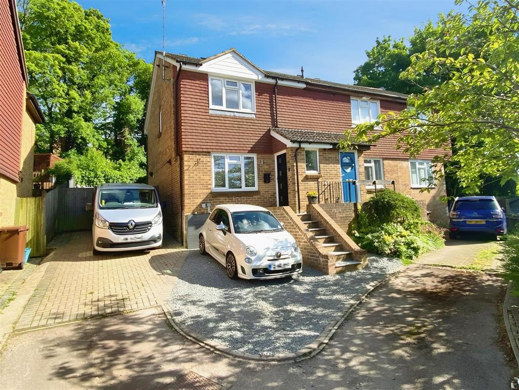 Romney Road, Chatham 3 bed semidetached house for sale £350,000