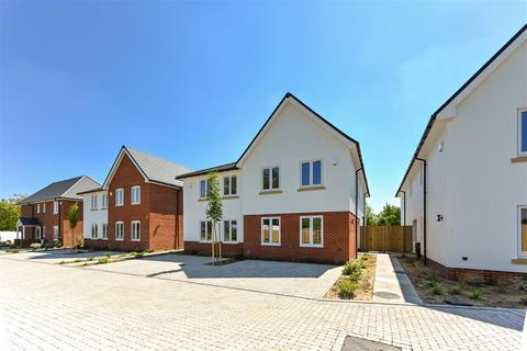 3 bedroom semi-detached house for sale, Stream Side Gardens, Pagham