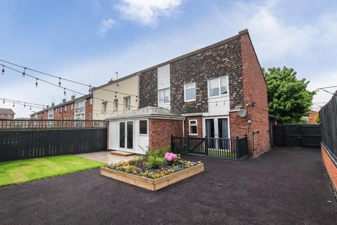 4 bedroom terraced house for sale, Quantock Close, Longbenton, NE12