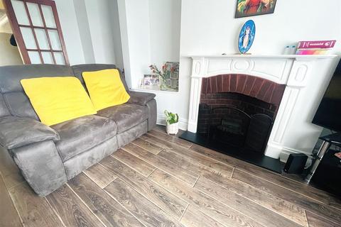 13 Brynelli, Llanelli, SA14 8PW