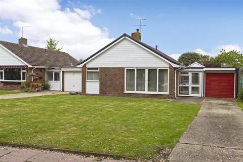 2 bedroom detached bungalow for sale, Fernhurst Drive, Goring-By-Sea, Worthing