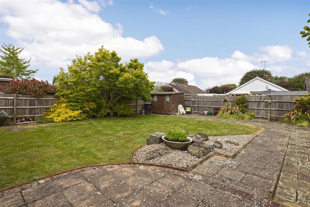Fernhurst Drive, GoringBySea, Worthing 2 bed detached bungalow for