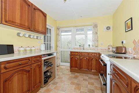 2 bedroom detached bungalow for sale, Fernhurst Drive, Goring-By-Sea, Worthing