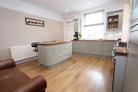 4 bedroom terraced house for sale, Cavendish Road, Idle, Bradford