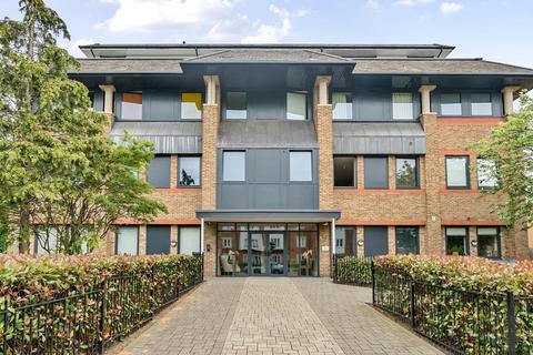 2 bedroom flat for sale, Aldenham Road, Bushey WD23