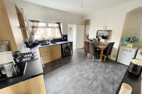 3 bedroom end of terrace house for sale, South View, Houghton Le Spring DH4