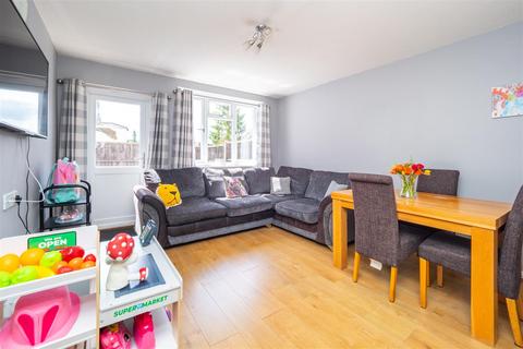 1 bedroom house for sale, Lower Road, Sutton