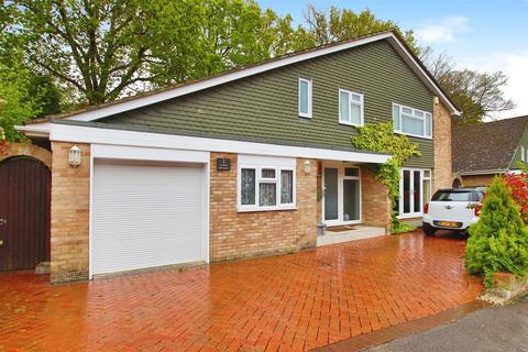 5 bedroom detached house to rent, Lower Spinney, Warsash, Southampton