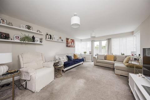 Brickling Cottage, 3 Brickfields, West Malling, ME19 5AG