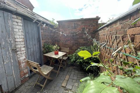 2 bedroom terraced house for sale, Bulwer Road, Clarendon Park, Leicester