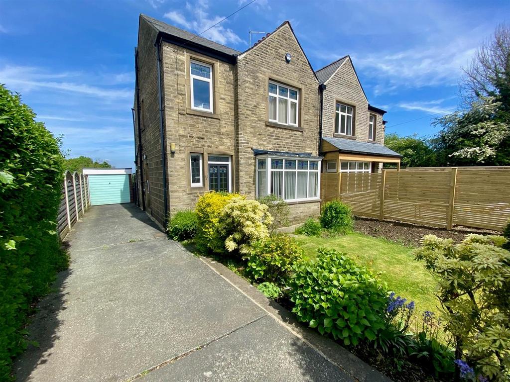 Kaye Lane, Almondbury, Huddersfield 3 bed semidetached house for sale