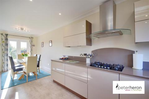 9 Hillview, Sunderland, SR3 3TL