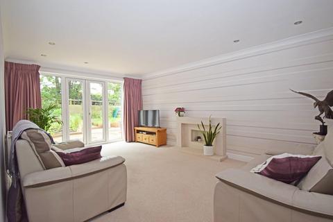 4 bedroom detached house for sale, 25 Pear Tree Way, Wychbold, Worcestershire, WR9 7JW