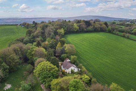 3 bedroom bungalow for sale, Drewsteignton, Exeter