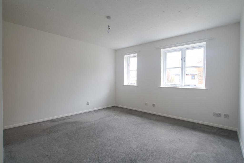 Lowestoft Road, Gorleston 1 bed apartment to rent £675 pcm (£156 pw)