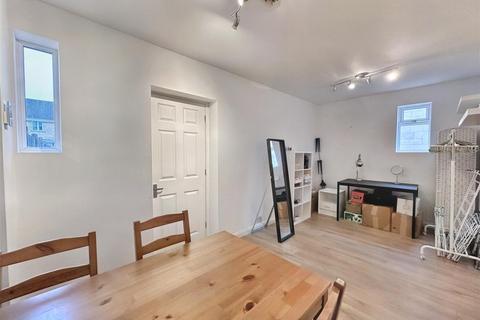 2 bedroom end of terrace house for sale, Old Fosse Road, Bath