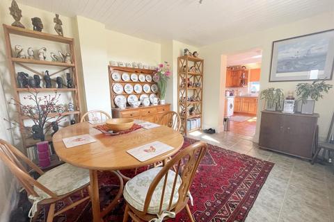 Delfryn Henfwlch Road, Carmarthen, SA33 5EL
