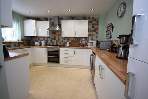 4 bedroom semi-detached house for sale, Garden Gate Drive, South Shields