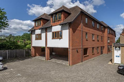 2 bedroom apartment for sale, Station Approach, West Byfleet KT14