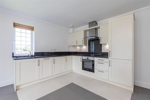 2 bedroom apartment for sale, Station Approach, West Byfleet KT14
