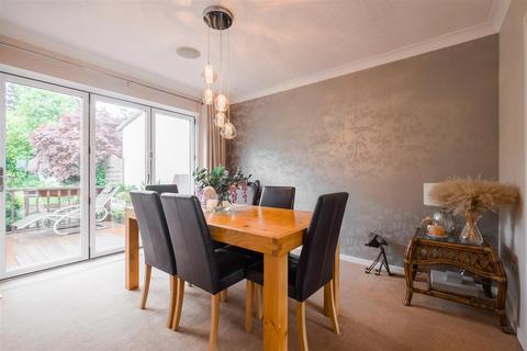 3 bedroom semi-detached house for sale, Hill View, Illingworth