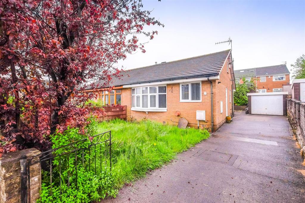 Belgrave Grove, Claremount, Halifax 2 bed semidetached bungalow for sale £140,000