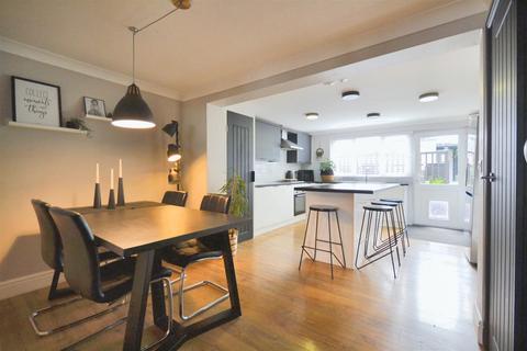 8, Newtown Aberystwyth Road, Cardigan, SA43 1LZ