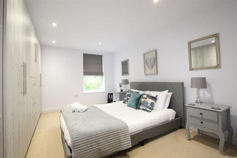 Flat 8, 25 Mckinley Road, Bournemouth, BH4 8AG