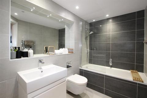 Flat 8, 25 Mckinley Road, Bournemouth, BH4 8AG