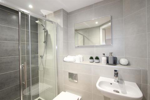 Flat 8, 25 Mckinley Road, Bournemouth, BH4 8AG