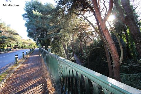 Flat 8, 25 Mckinley Road, Bournemouth, BH4 8AG