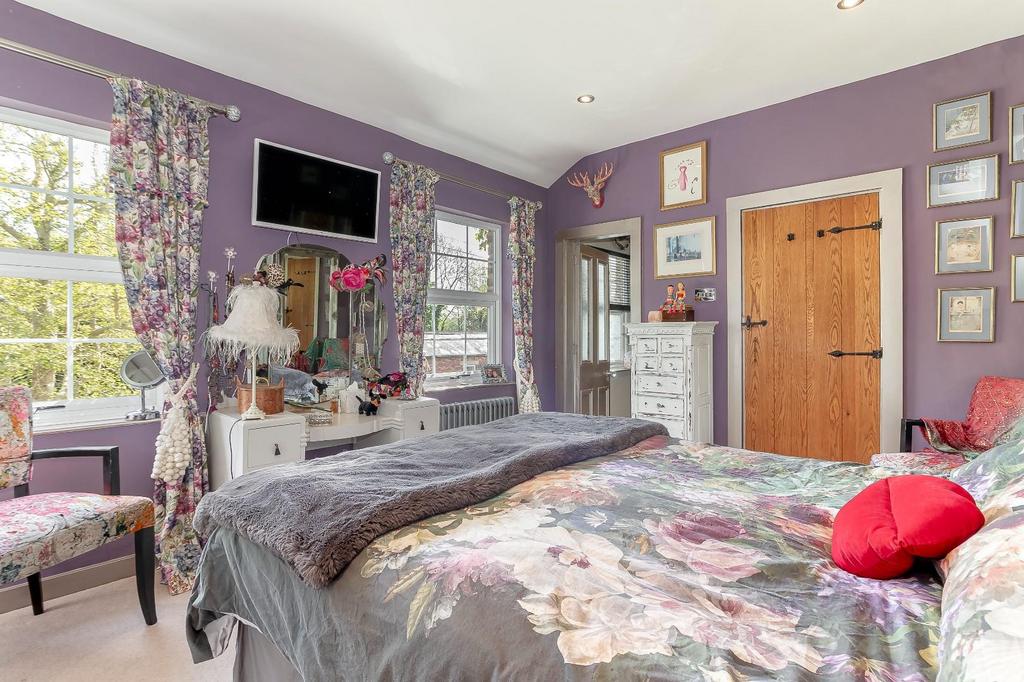 Master Bedroom - A.jpg