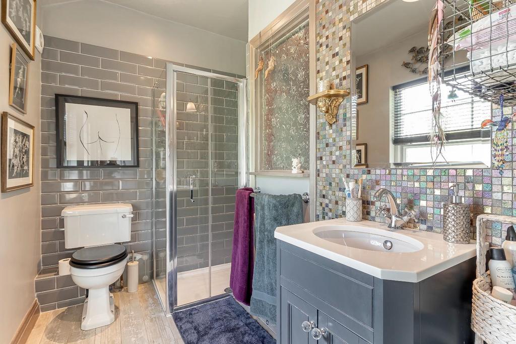 Master Bedroom Ensuite.jpg