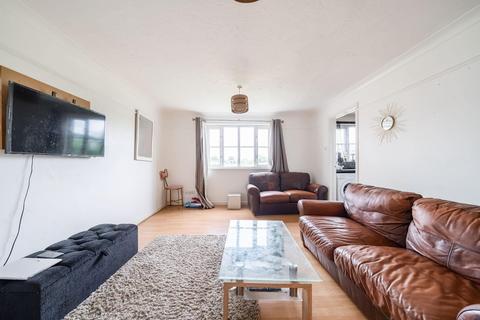 12 Sunningdale Close, London, SE28 8QR