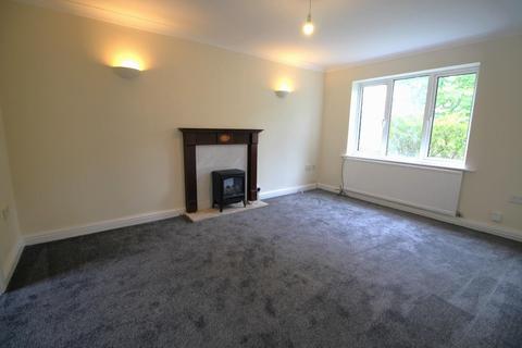4 bedroom detached house to rent, Yeoford Drive, Altrincham, WA14 4UP